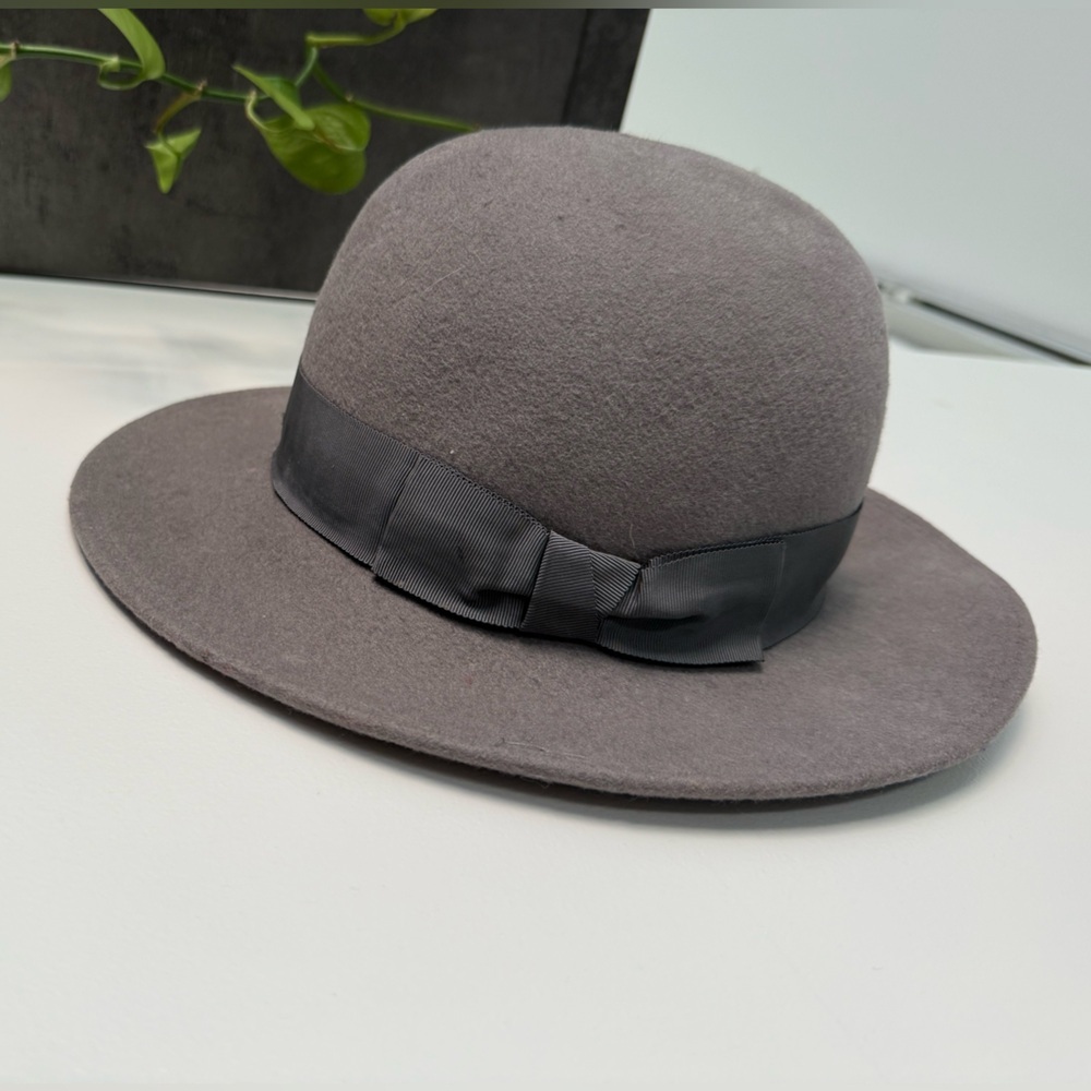 Vintage Saks Fifth Avenue Lee Black Gray 100% Wool Hat